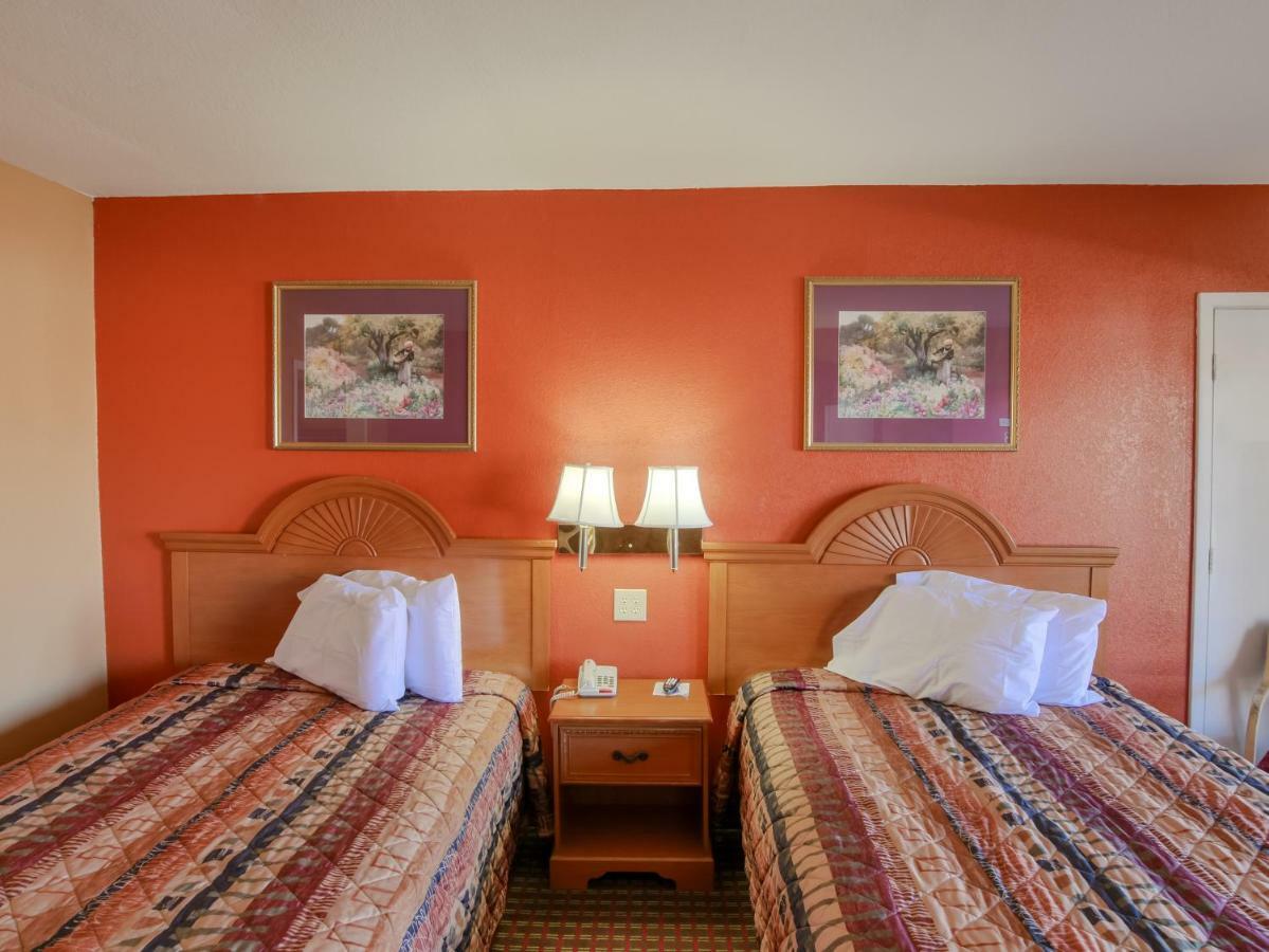 Lakeview Inn - Kingston Ngoại thất bức ảnh